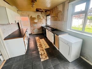 Kitchen- click for photo gallery
